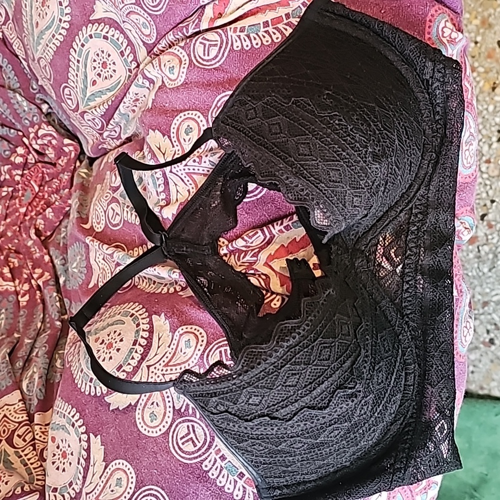 VS Pink bra size small